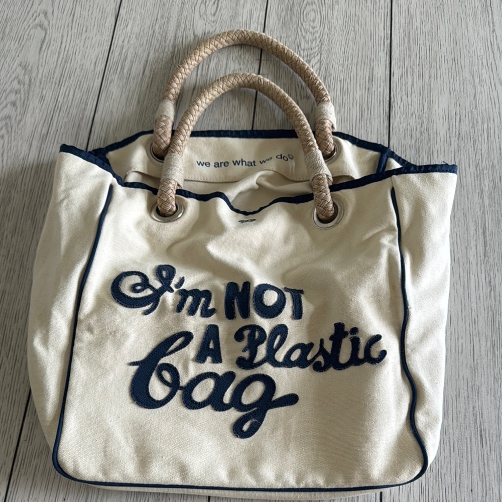 Anya Hindmarch “I’m Not A Plastic Bag” (vintage 2007)